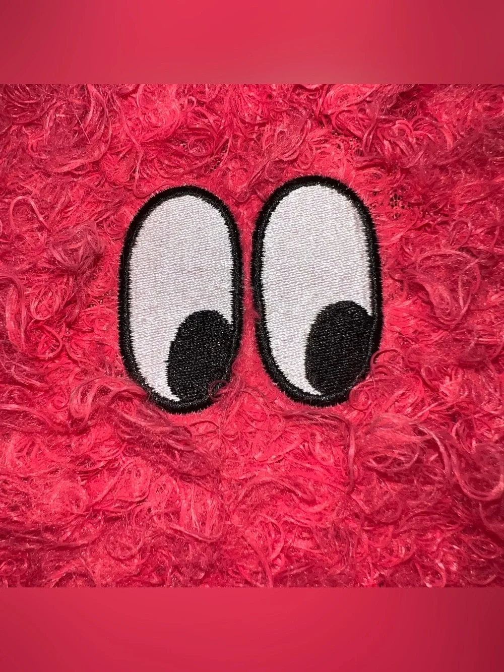 LAZY OAF Fluffy Heart Eyes Clutch